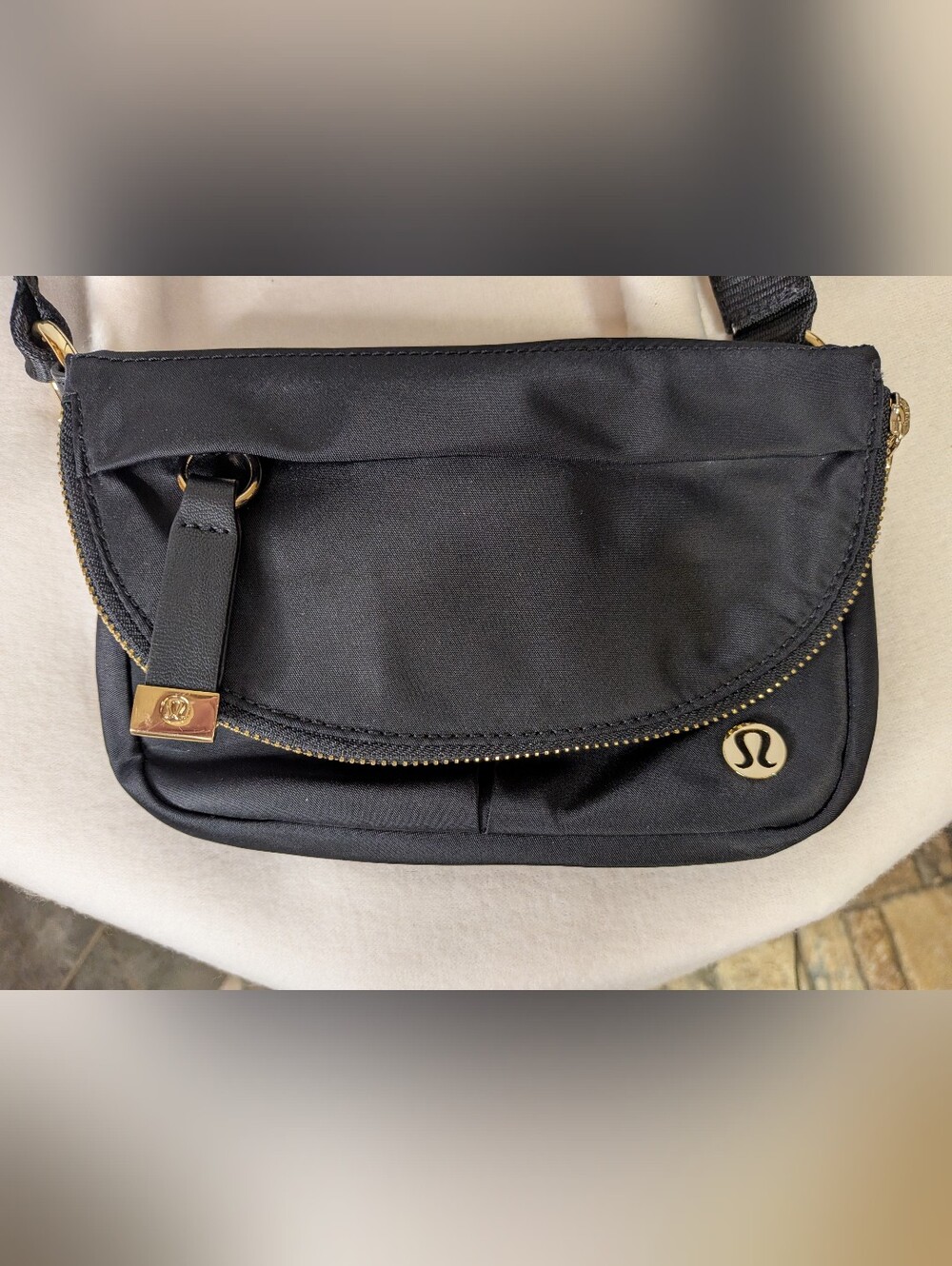 Lululemon All Night Festival Bag Micro 2L Black Gold Hardware Crossbody Purse